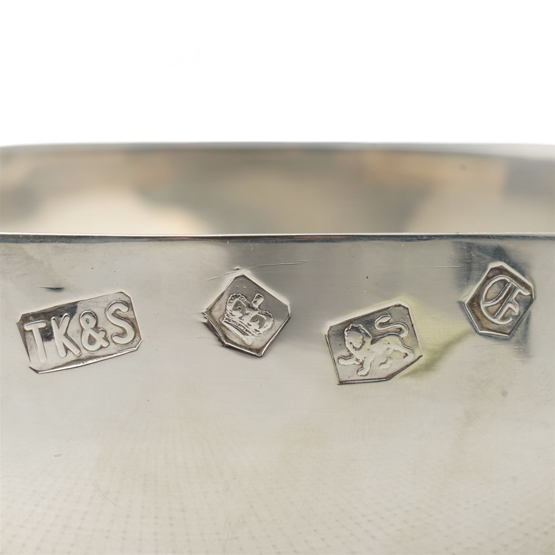 Silver circular bowl of plain form D14cm Sheffield 1973 Maker Toye, Kenning & Spencer