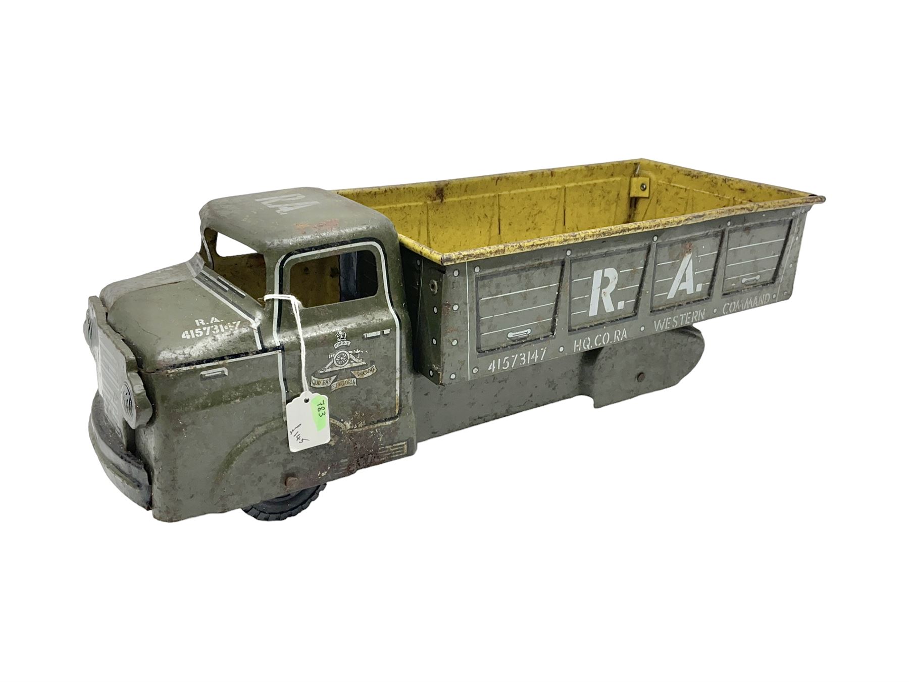 Louis Marx tin plate scale model of Royal Artillery Army transport lorry, circa 1940, H11cm, L32cm 