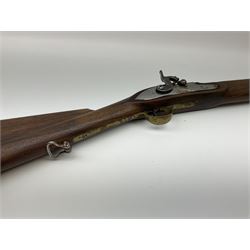 Reproduction 11-bore black-powder blunderbuss, the 61.5cm barrel with black-powder marks and ramrod under, walnut full stock with steel lock and brass fittings and two sling swivels, serial no.155, L101cm overall SHOTGUN CERTIFICATE REQUIRED