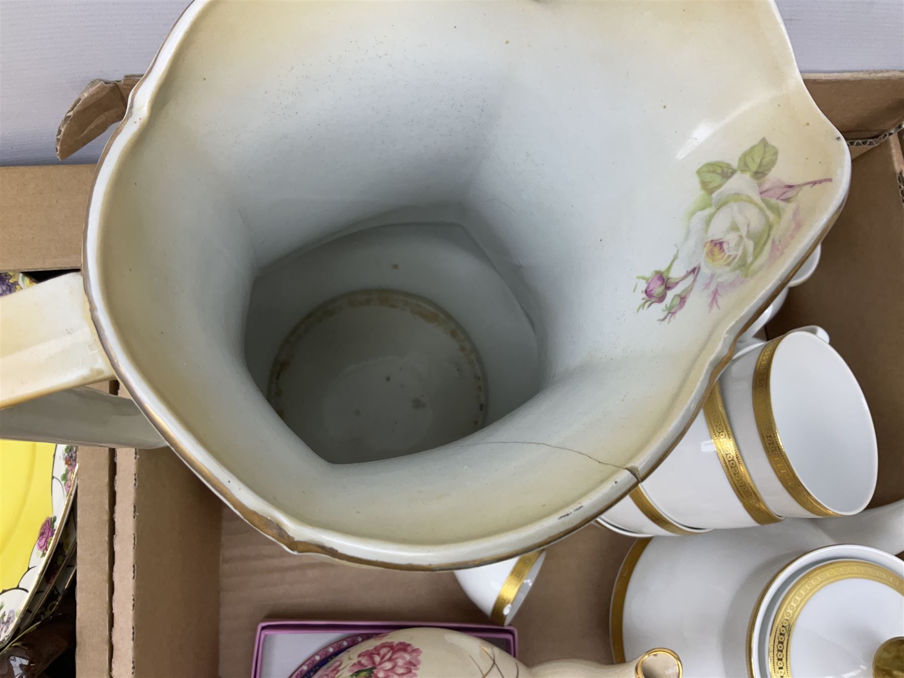 Quantity of Victorian and later ceramics to include Vohenstrauss Bavaria Johann Seltmann tea and dinner wares, pair of Lichte GDR lidded vases, Fapodel lidded vase etc