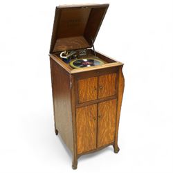 HMV - Early 20th century 'Victor talking machine' oak cased gramophone record player