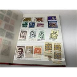 Great British and World stamps, including Queen Elizabeth II used stamps, Guyana, Sudan, New Zealand, Canada, Ireland, etc, housed in various albums and stockbooks, in one box