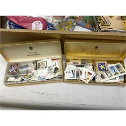 Chrome AA Members Badge, No 2A67754, together with two Raphael Tuck & Sons Christmas cards, cigarette cards, postcards and other ephemera 