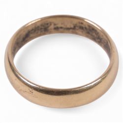 9ct gold wedding band, hallmarked 