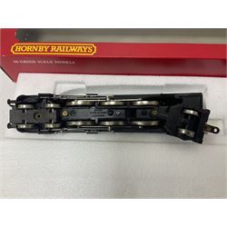 Hornby ‘00’ gauge - Class N15 4-6-0 ‘Sir Dinadan’ locomotive no.795 in SR green; Coronation Class 7P 4-6-2 ‘Duchess of Sutherland’ locomotive no.6233 in LMS maroon; Class 7P 4-6-2 ‘The Princess Royal’ locomotive no.6200 in LMS maroon; Class A4 4-6-2 ‘Mallard’ locomotive no.60022 in BR green; in original boxes (4) 