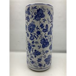 Blue and white umbrella/stick stand decorated with a floral pattern, H46cm