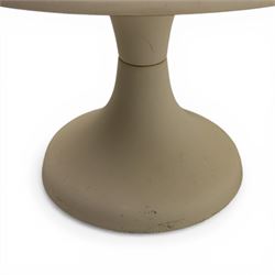 Mid 20th century tulip round white fiberglass table, tapered column base on a circular plinth