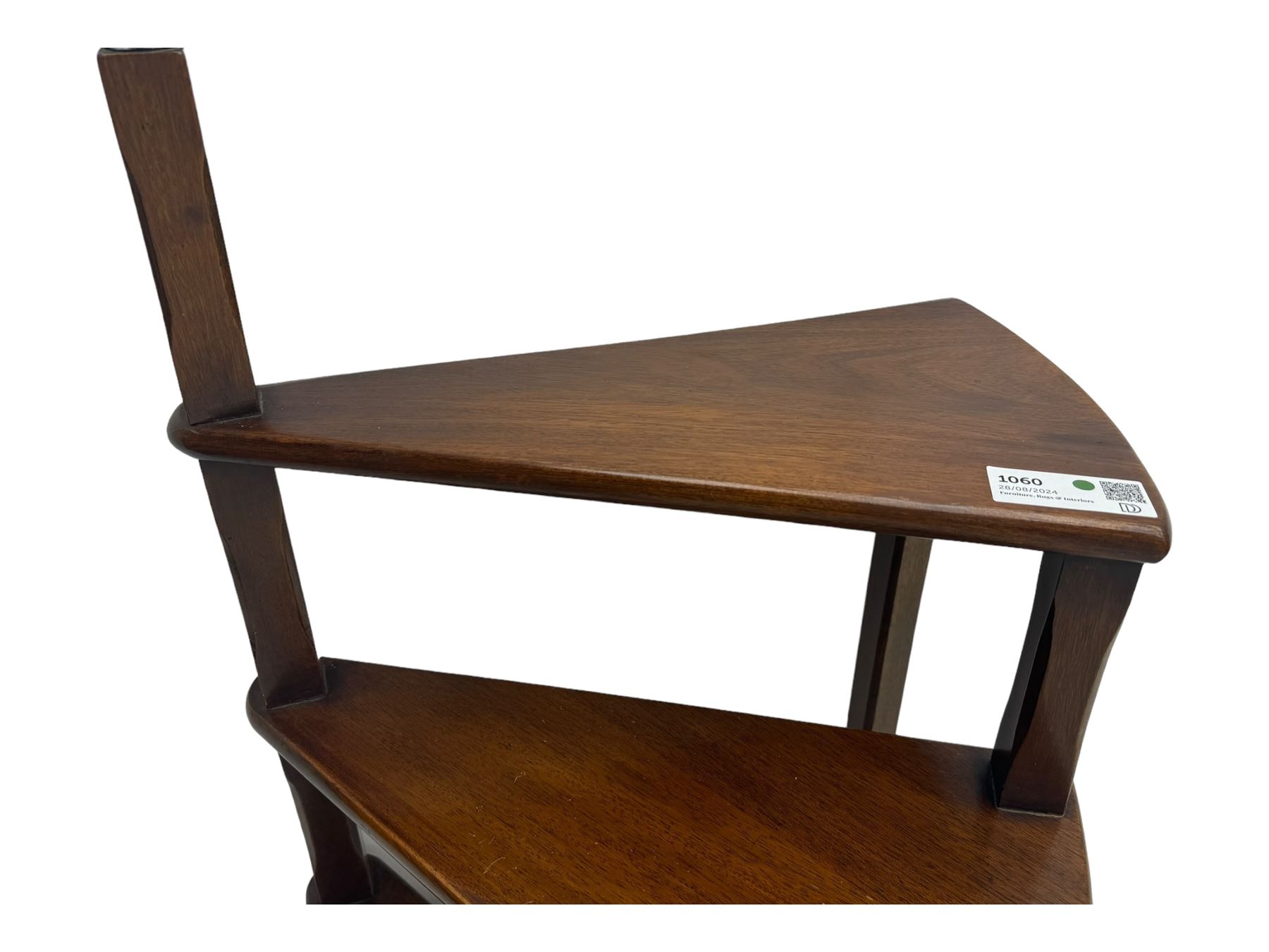 Georgian design set of mahogany library steps, three spiral treads with square chamfered supports surmounted by urn finial