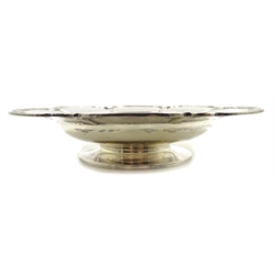 Silver pedestal dish with inset 1937 Coronation coin by Mappin & Webb Birmingham 1936, diameter 23cm 11.2oz