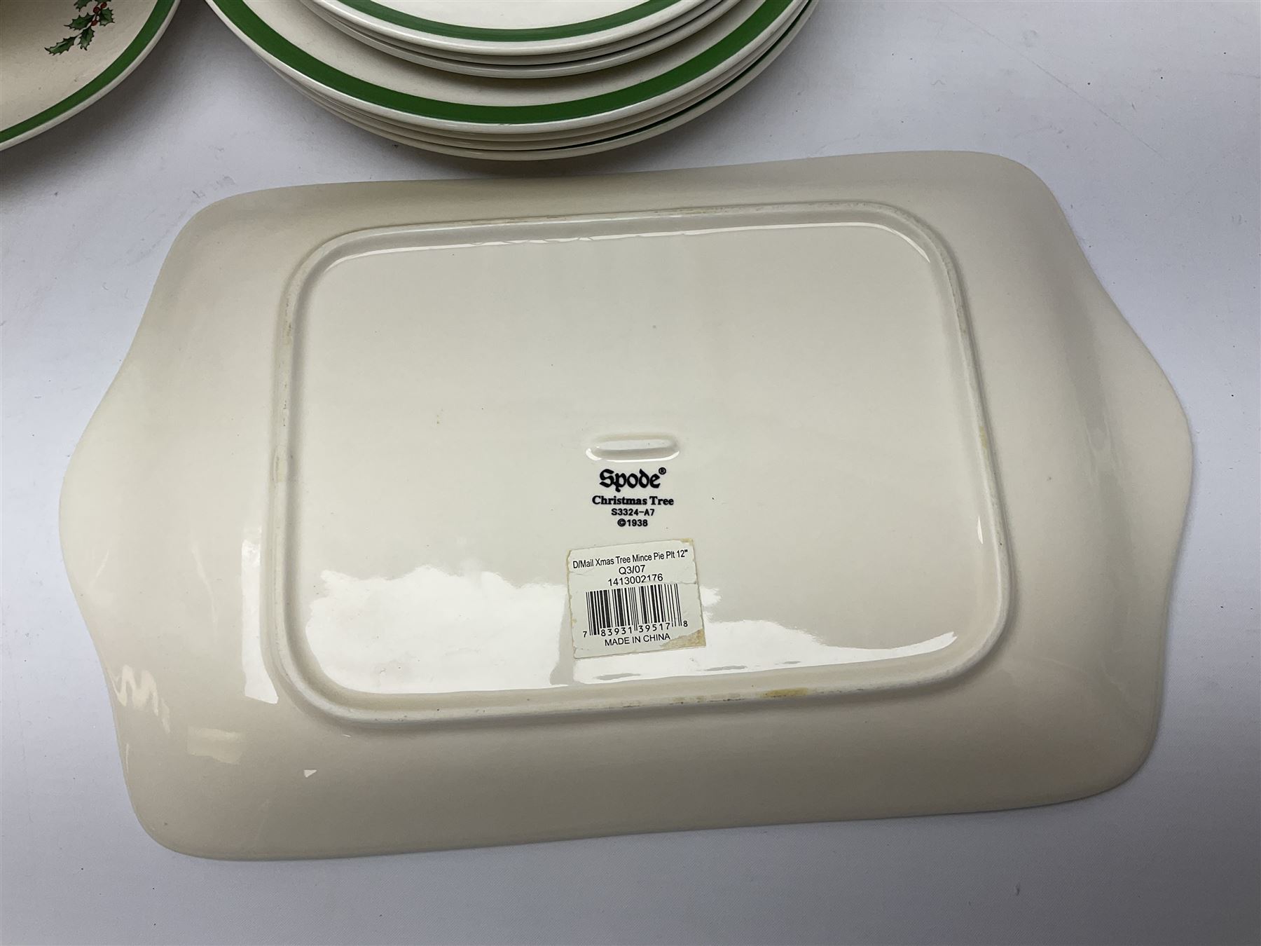 Collection of Spode Christmas Tree pattern part dinner service, comprising three covered tureens, eight dinner plates, eight side plates, eight dessert plates, sauce boat and saucer and serving platter (30)