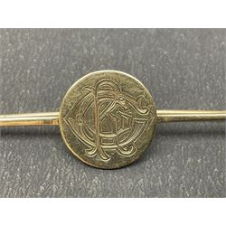 9ct gold bar brooch, with applied circular cartouche, engraved with initials, hallmarked 