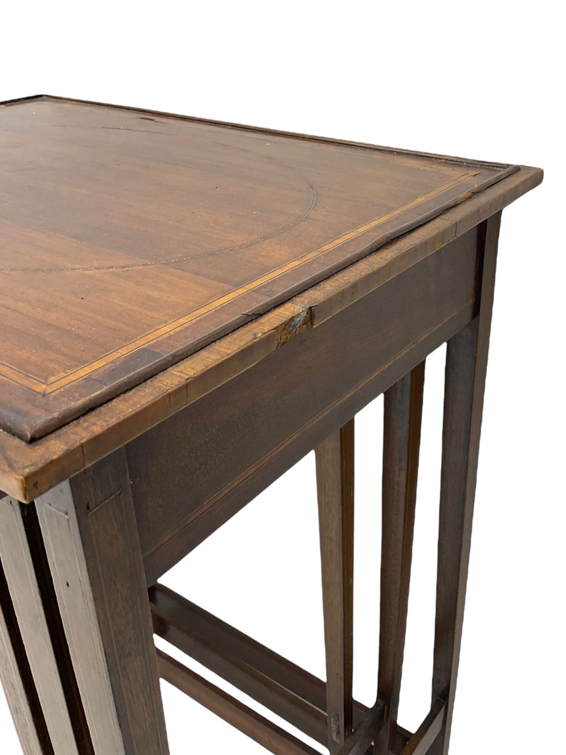 Edwardian mahogany wall hanging corner display cabinet, projecting dentil cornice over astragal glazed door (W56cm, H93cm), and an Edwardian mahogany nest of three tables (46cm x 36cm, H60cm)