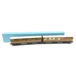 Hornby Dublo - post-war D2 two-coach LNER articulated unit, all third class/brake third,  in reproduction box.