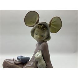Two lladro figures, comprising Restful Mouse no 5882 and Mischievous Mouse no 5881, both with original boxes, largest example H19cm  