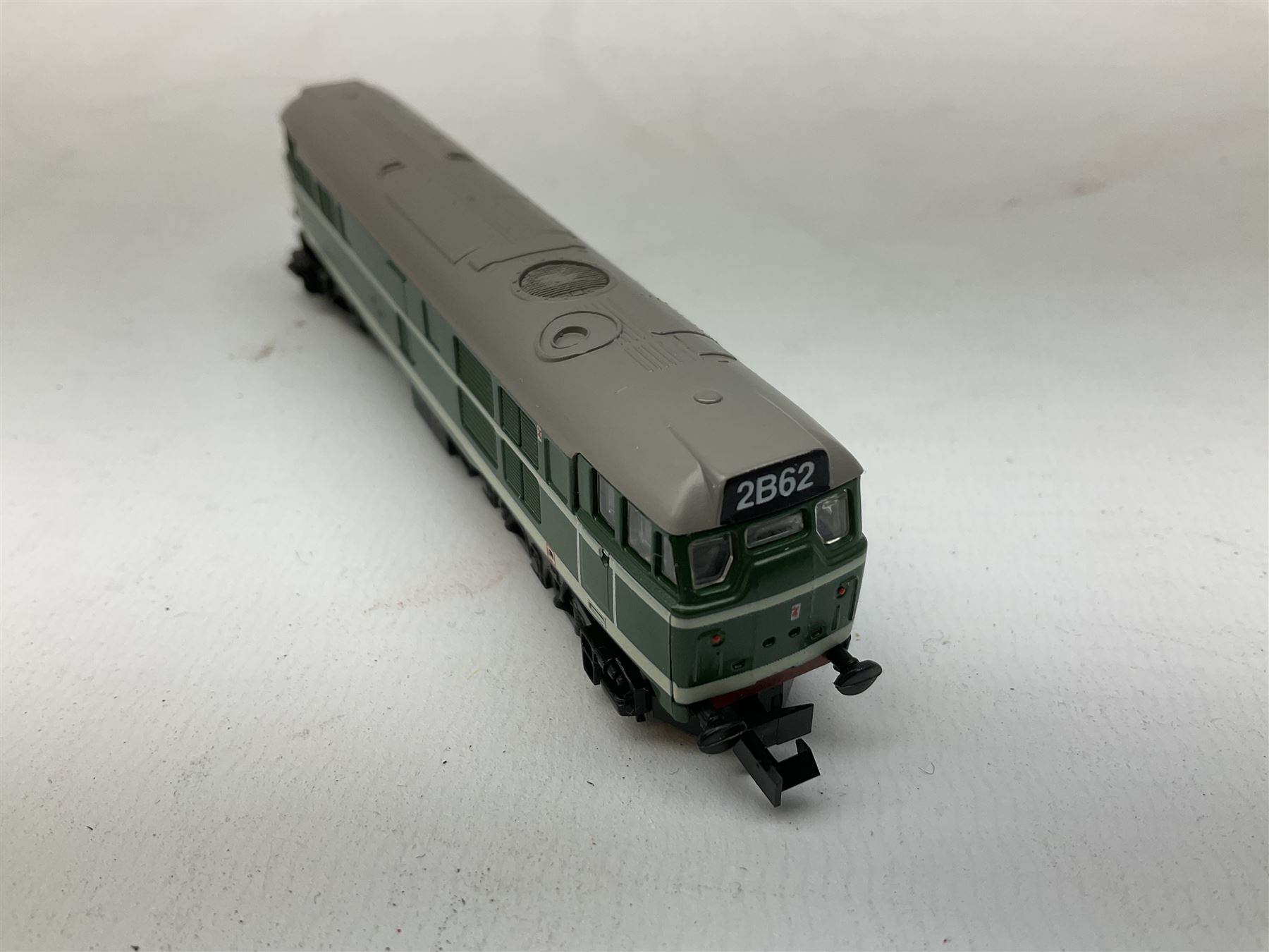 Graham Farish 'N' gauge - Class A3 4-6-2 locomotive 'Flying Scotsman' No.4472; Class 31 Diesel locomotive No.D5558; 2-6-2 Prairie Tank Locomotive No.3112; Class A3 4-6-2 locomotive 'Scottish Union' No.60125; and another part locomotive No.48476; all boxed (5)