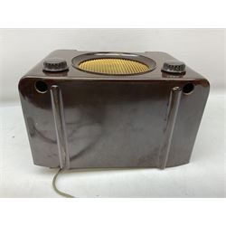 Mid-20th century Bush valve radio in brown Bakelite case, Type DAC.90.A, circa 1950s serial number 73/03825, H23.5cm W29cm D17cm