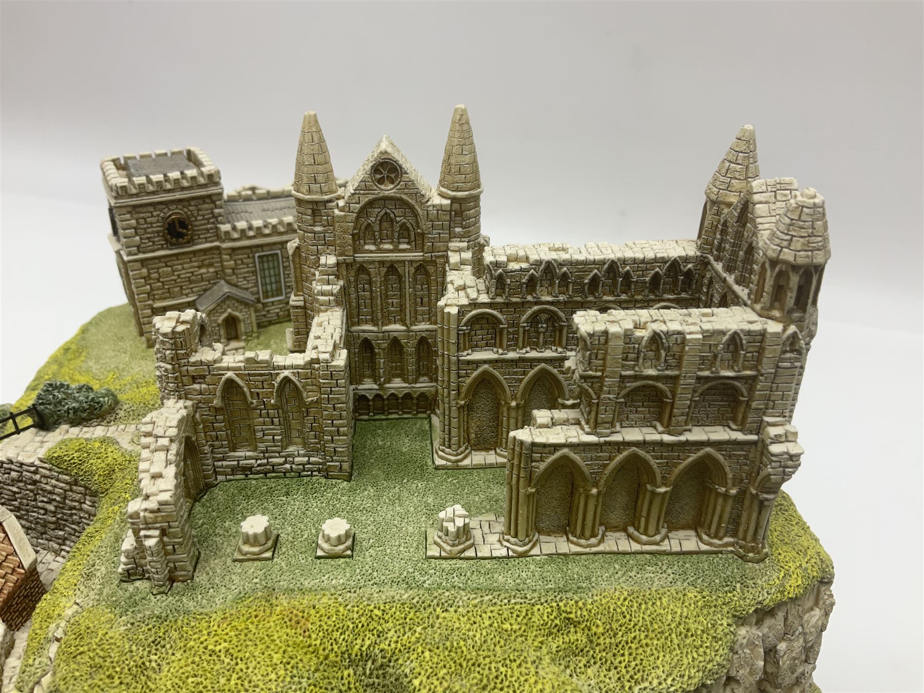 Lilliput Lane Whitby Harbour, limited edition 557/850, with certificate of authenticity and original box, H15cm