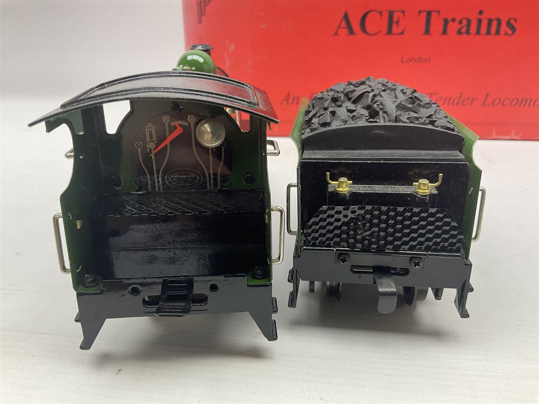 Ace Trains '0' gauge - E3 '2006 Celebration Class' 4-4-0 tender locomotive No.2006 in LNER green; boxed with original packaging and instructions.