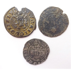  Three hammered British coins, all heavily clipped, weight of each coin 0.99g, 1.00g and 1.33g  