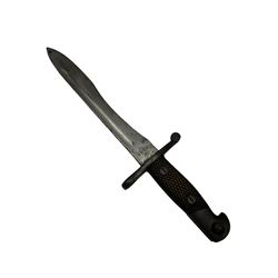 Spanish WWII Bolo bayonet with 25cm fullered steel blade, with makers mark, with checkered handle and steel scabbard, L40cm