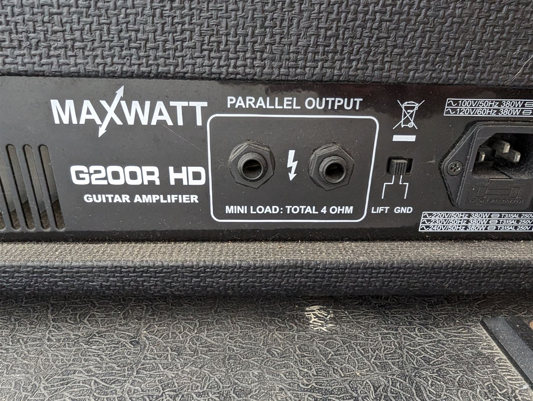 Hiwatt Maxwatt G200R HD guitar transistor amplifier, serial no 07026450, together with a large speaker, speaker H70cm, W66cm