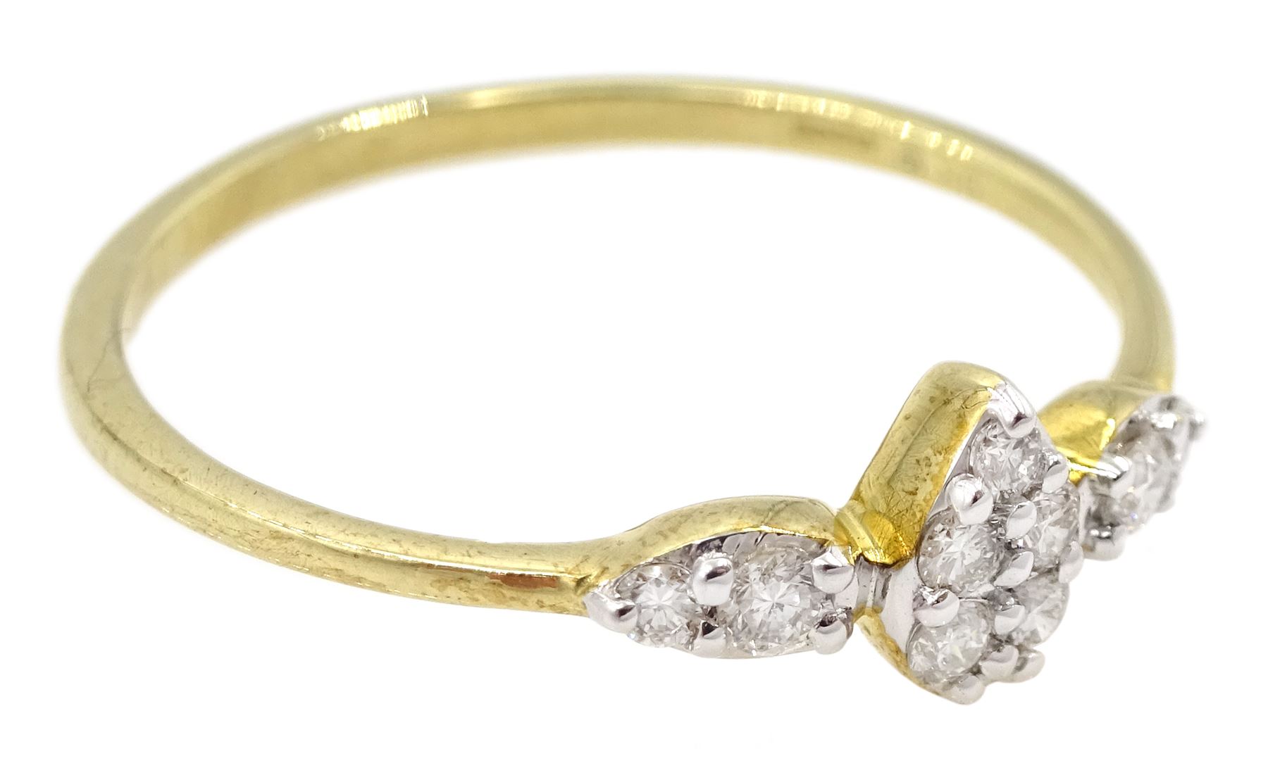 9ct gold round brilliant cut diamond cluster ring, hallmarked, total diamond weight approx 0.20 carat