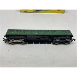 Hornby Dublo - 3-rail 3250/4150 BR (S) Electric Motor Coach with Driving Trailer 2-car EMU unit in BR green Nos.S.65326 and S.77511; Motor coach in original box with instructions and trailer unboxed (2)