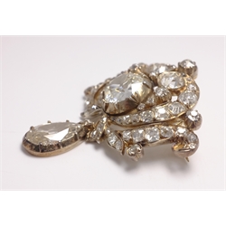  Victorian old cut diamond brooch, centre diamond approx 3 carat, pear shape drop diamond approx 1.6 carat, silver set, diameter 4cm   