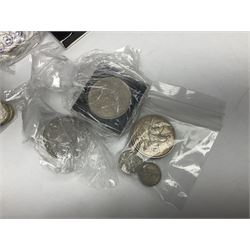 King George V 1935 crown coin, King George VI 1951 Festival of Britain crown in maroon box, various pre decimal coins, Ireland 1928 florin, Queen Elizabeth II UK 2007 five pound coin, two 'The Farmers Bank of China' five yuan notes etc
