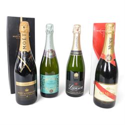 Moet & Chandon 2000 grand vintage champagne, G.H. Mumm brut cordon rouge champagne and two...