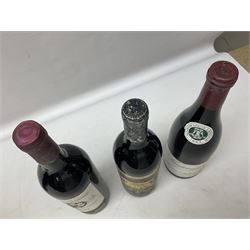 Mixed red wines including two bottles Domaine De Font-Sane, 750ml, 13.5% vol, one bearing 1992 to label, Vina Amezola, 1990, rioja, 75cl, 12.5% vol, Louis Latour, 1993, Santenay, 75cl, 13.5% vol, etc (9)