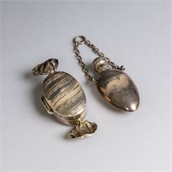 Silver trinket box, in the form of a wrapped sweet, stamped 925, together with a silver ch...