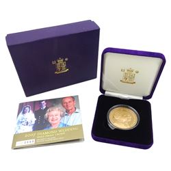 Queen Elizabeth II 2007 'Diamond Wedding' 22ct gold proof five pound coin, cased with certificate