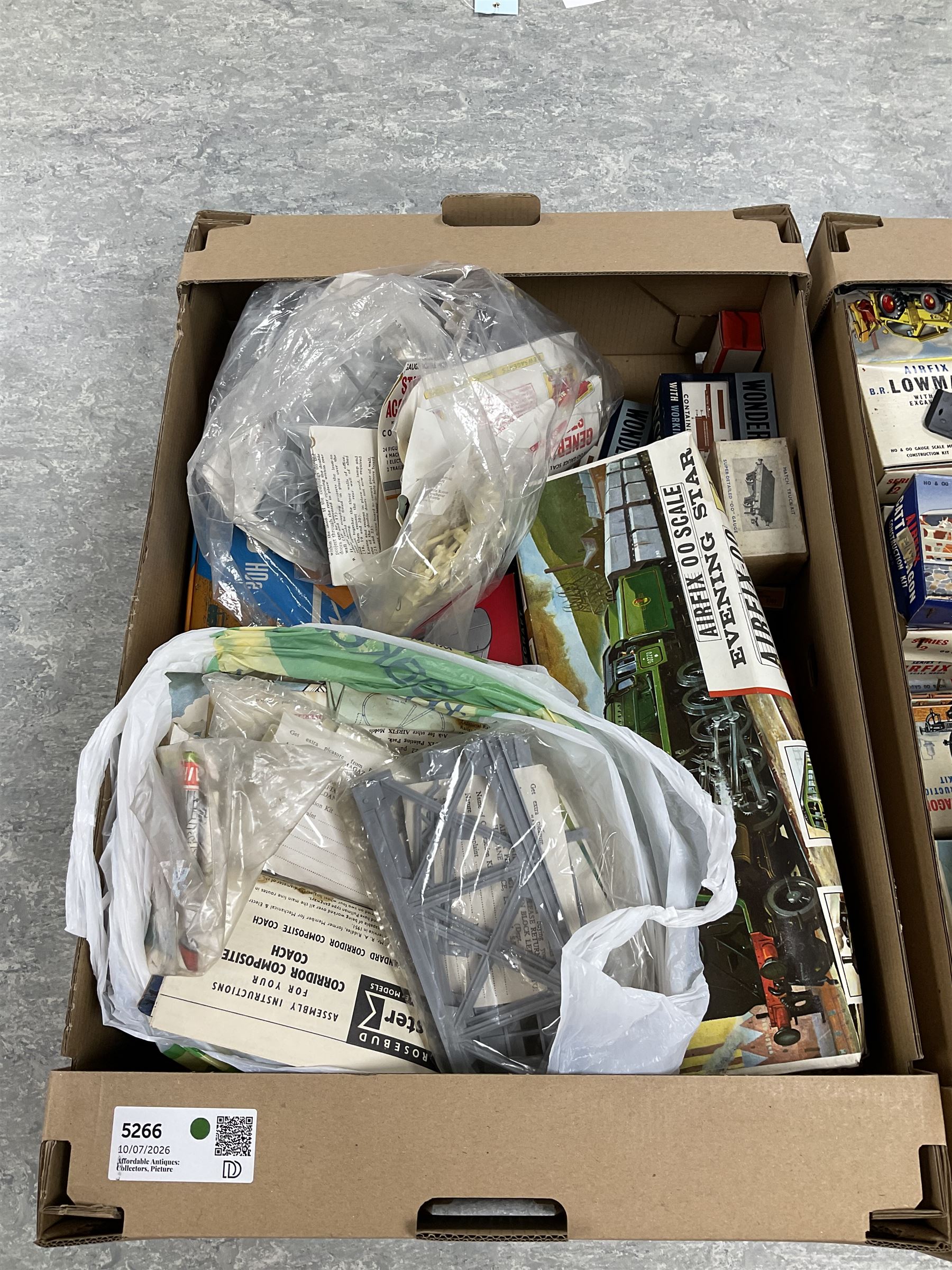 Collection of model trains and accessories including Airfix and Peco, mostly boxed variously incomplete