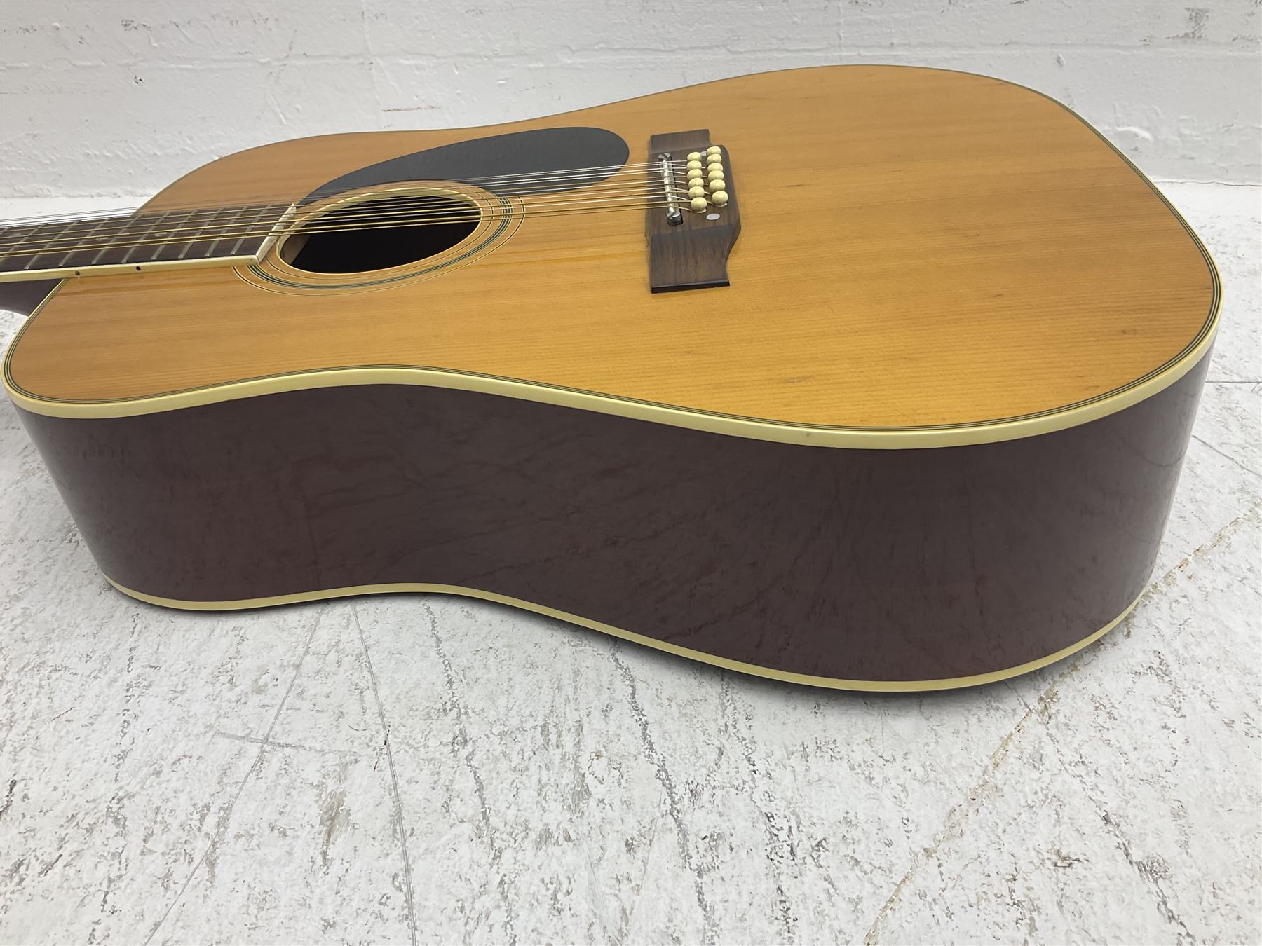 Grant Model No.W-220L twelve-string acoustic guitar with mahogany back and ribs and spruce top L109cm