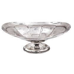 Early 20th century silver pedestal bowl, of oval form, the part faceted bowl with later personal engraving to the centre, upon oval foot, hallmarked Thomas Edward Atkins, Birmingham 1915, H11.2cm