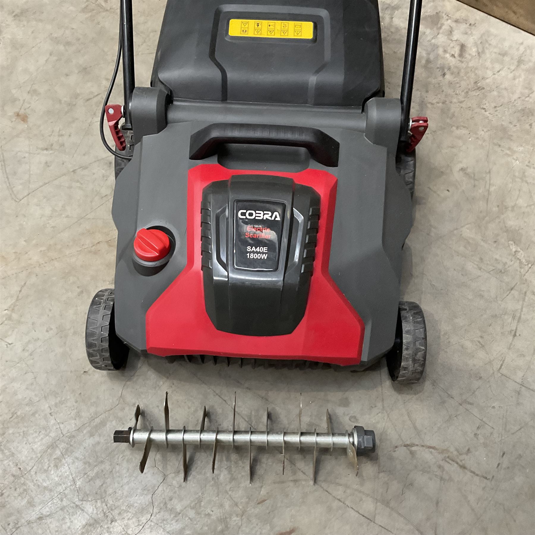 Cobra SA40E electric scarifier, 1800W