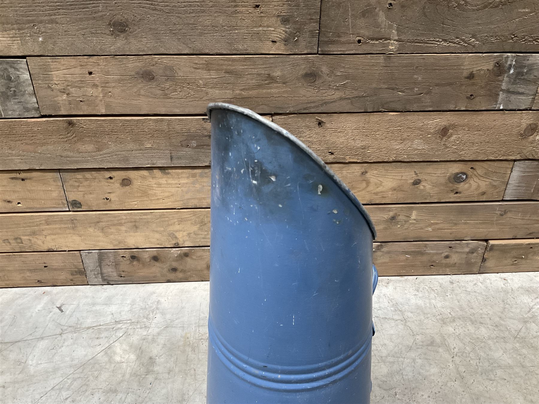 Black painted wrought iron fire guard , wicker log basket with stand, coal bucket and a fire kerb (4)