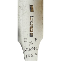 George IV silver fish server, Fiddle pattern by George Turner, Exeter 1825, silver caddy spoon by Sarah & John William Blake, London 1816 and two George III silver spoons by George Gray and Peter & Ann Bateman, approx 8.6oz