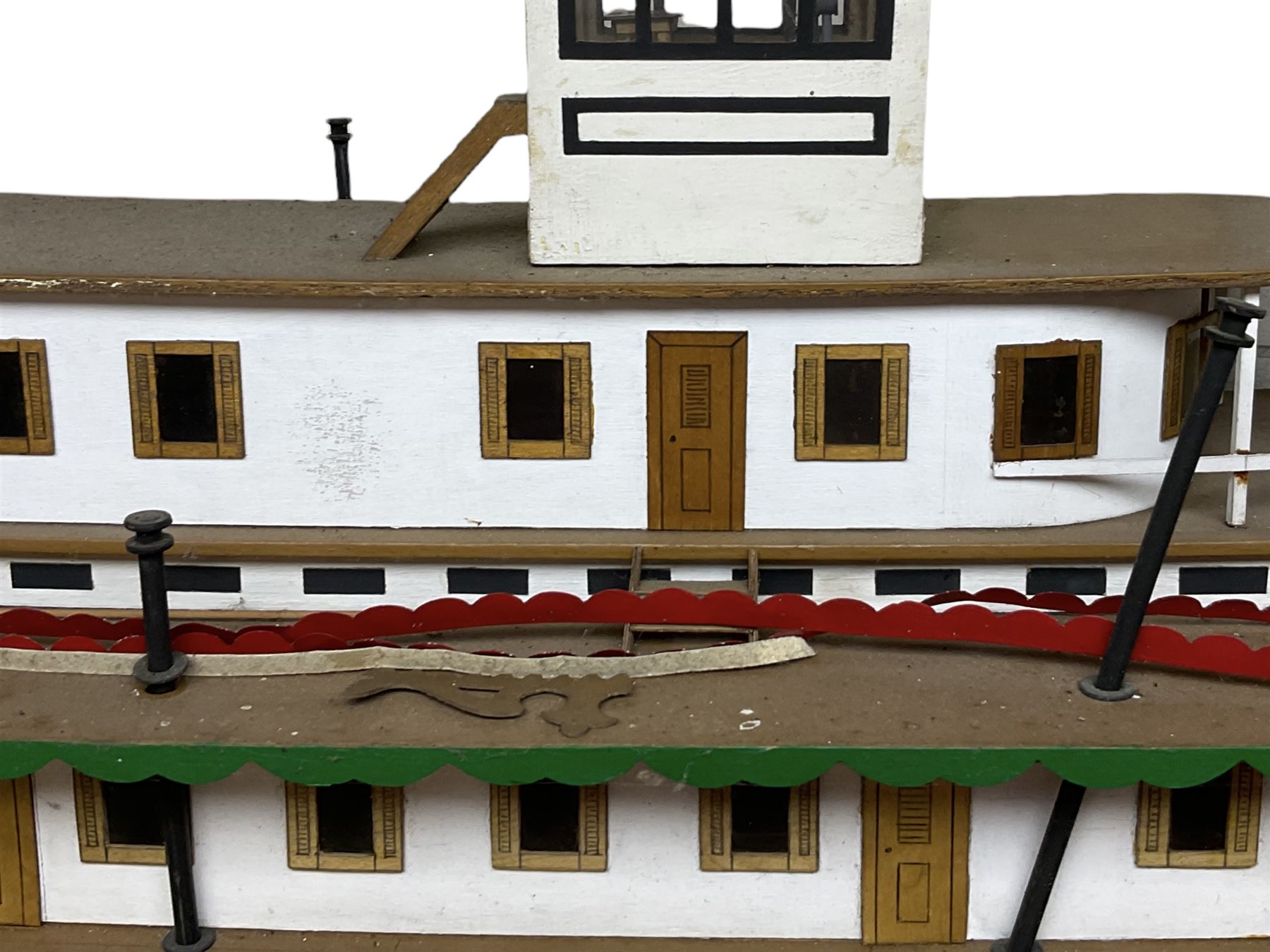 Model of St.Louis Belle paddle boat, L118cm, together with a box of additional parts and model plans by Vic Smeed