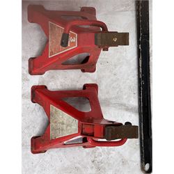 Tull bench pillar drill, Beechers Bender, Clarke grinder, pair of Stilsons, axel stands and bottle jack