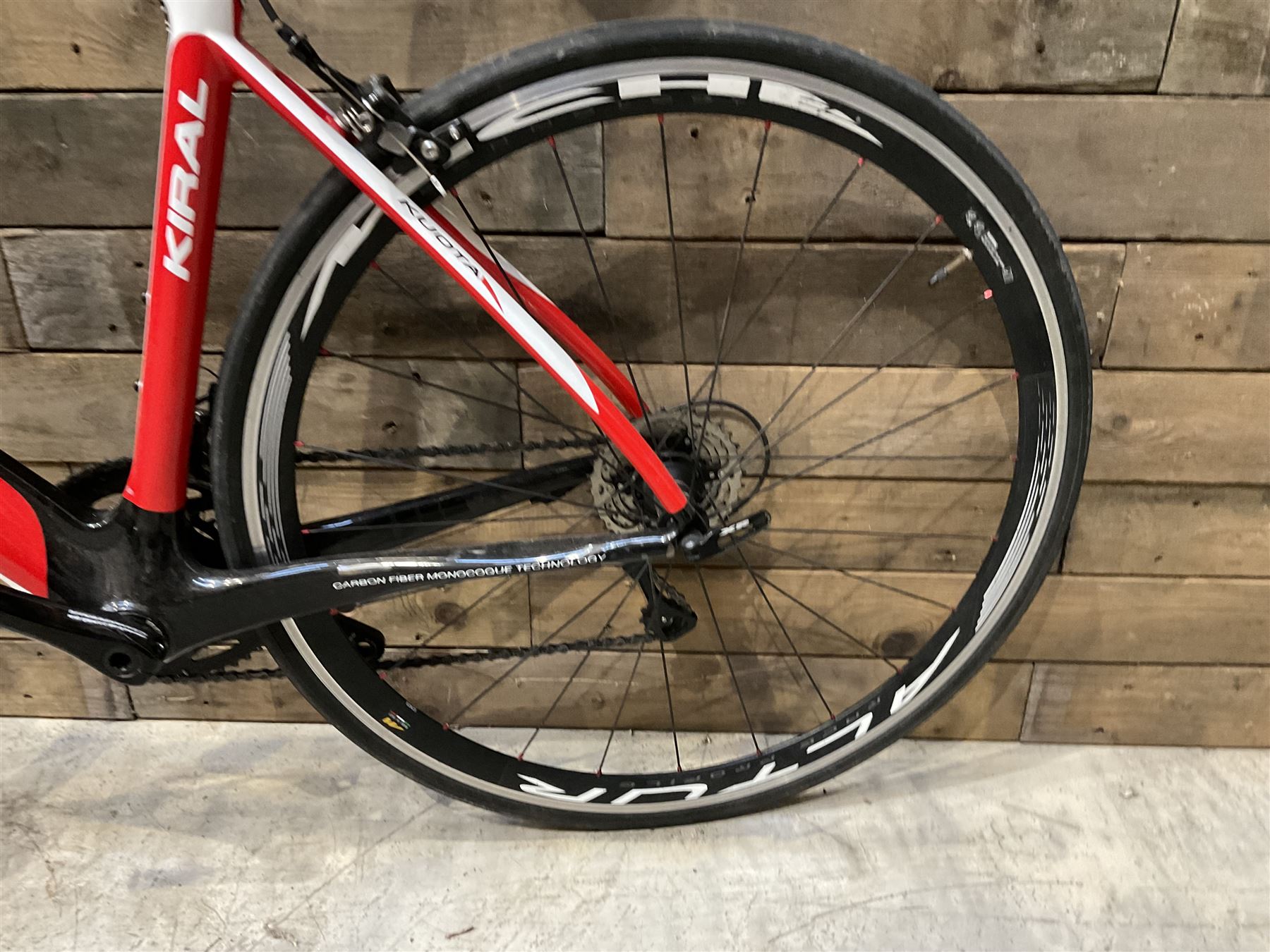 Kuota Kiral carbon fibre road bike, 22 speed