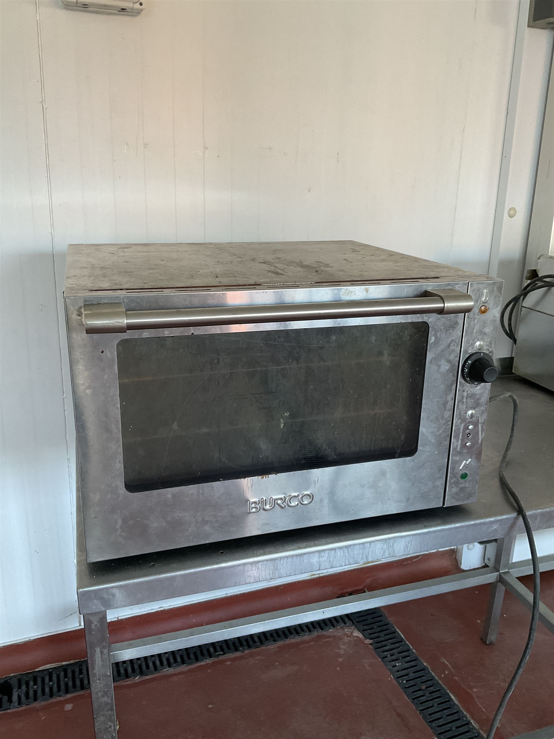 Burco 444441151 table top convection oven THIS LOT IS TO BE COLLECTED