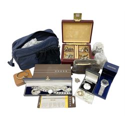 Collection of costume jewellery to inclu