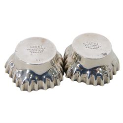 Pair of Walker and Hall silver open salts with crimped edges, hallmarked, D4.5cm