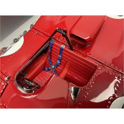 CMC 1:18 Scale Model of a Ferrari 312P Spyder 'Sebring Rennversion, 1969, Start-Nr. 25, Mario Andretti / Chris Amon'; manufactured by CMC Exclusive Modelle; No. M-095. Serie Nr. 1365 with certificate. Fully constructed and out of box with original box, accessories, packaging and paperwork.