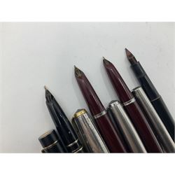 Group of pens, to include a Sheaffer fountain pen, the black barrel with gold nib stamped 585 14K, Parker fountain pen with maroon barrel and rolled silver cap, Inoxcrom set in box, Tombow egg pen etc (10)