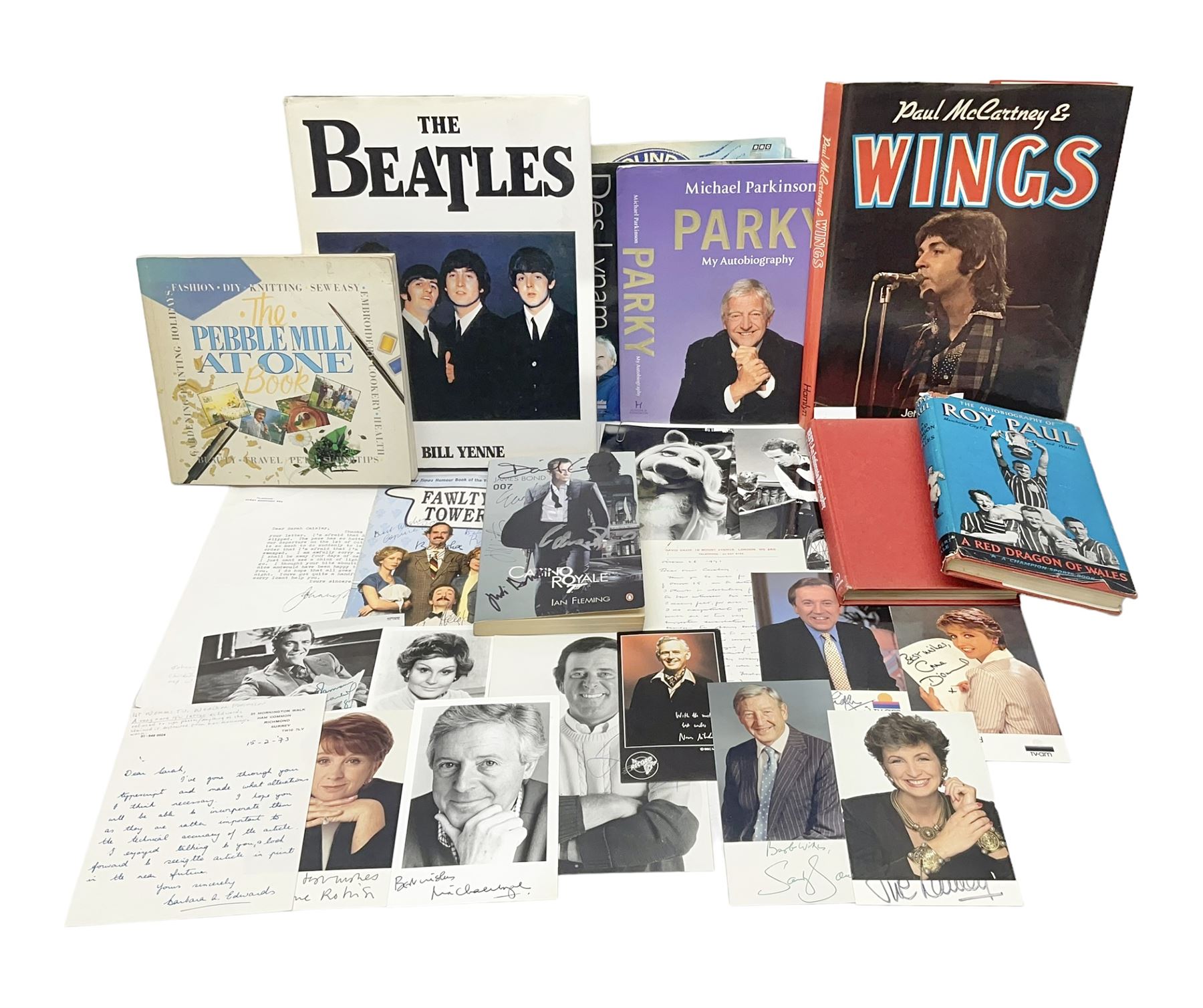 James Bond Casino Royale book signed by Daniel Craig, Judy Dench and other case members, together with Beatles book and Wing dust cover with spurious signature and other signed TV and sport memorabilia 