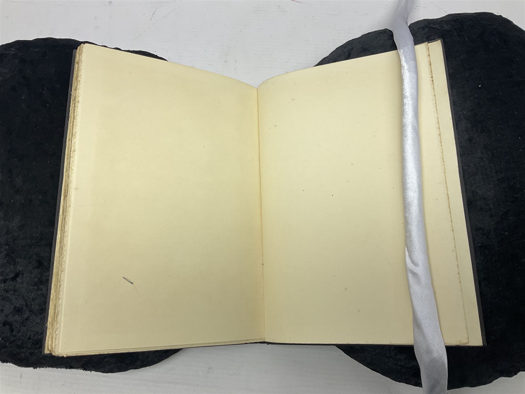 Ezra Pound; A Draft of XXX Cantos, Faber & Faber Limited 1933 