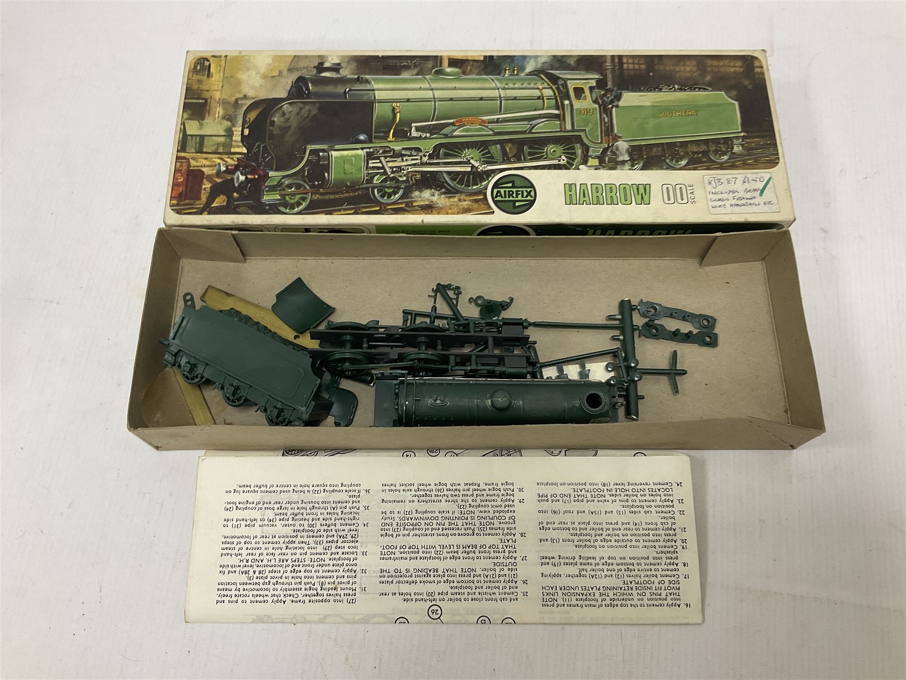 ‘00’ gauge - Airfix locomotive model kits comprising series 4 City of Truro kit and empty series 4 box, series 4 Mogul, two series 4 Harrow kits, all boxed; together with Rosebud Kitmaster Stirling kit and quantity of loose plastic locomotives and tenders from Airfix, Kitmaster, Ratio etc 